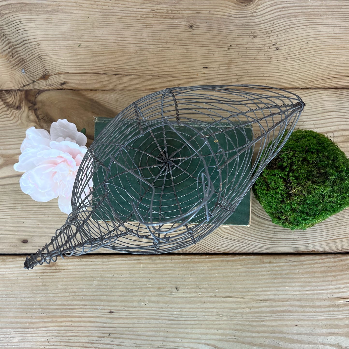 Vintage Wire Chicken Egg Basket | Hen Shaped Wire Eggs Basket | Vintage Wire Hen Egg Basket | Country Farmhouse Decor
